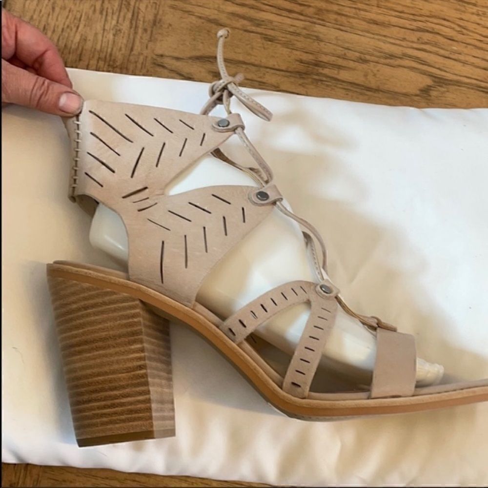 DOLCE VITA STRAPPY NUBUCK SANDALS.  NEW. - Picture 4 of 11
